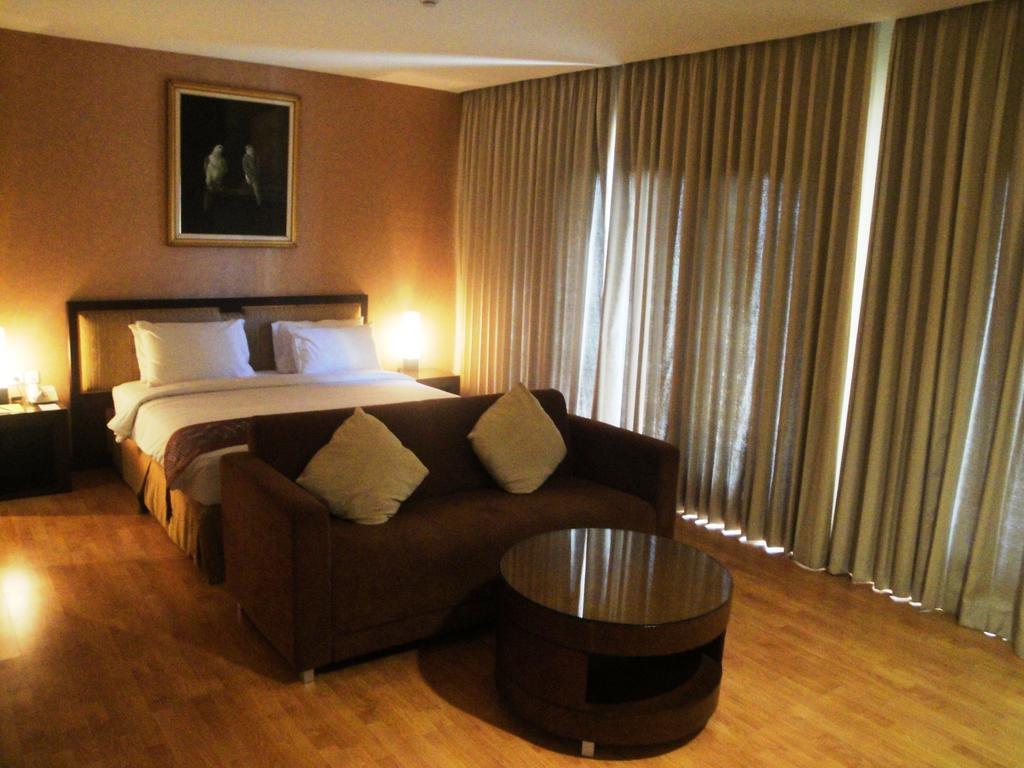 Sutanraja Hotel Manado Habitación foto